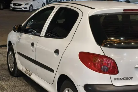 پژو، 206