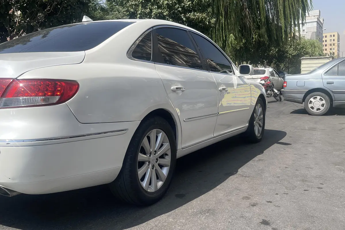 هیوندای،  آزرا (گرنجور)