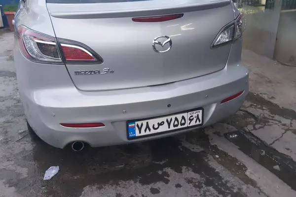 مزدا، 3 نیو صندوق دار