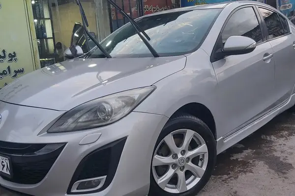 مزدا، 3 نیو صندوق دار