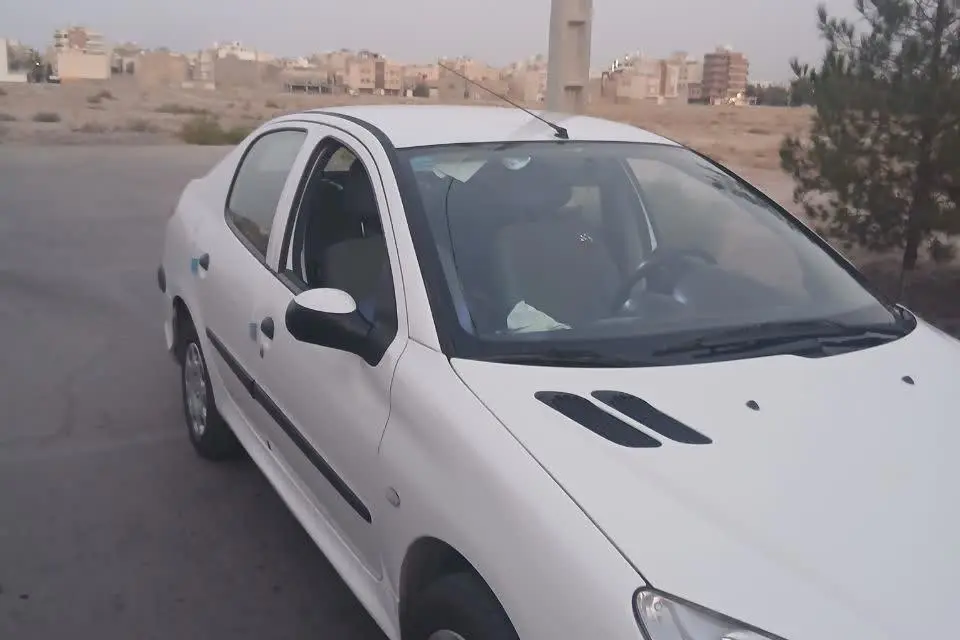 پژو،  206