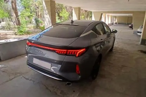 کی ام سی، J7