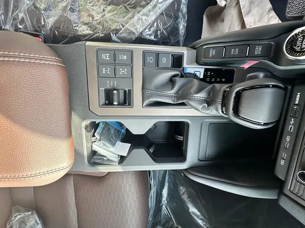 حواله تویوتا، پرادو  چهار در