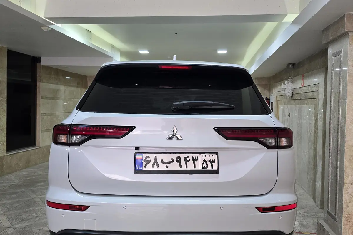 میتسوبیشی،  اوتلندر
