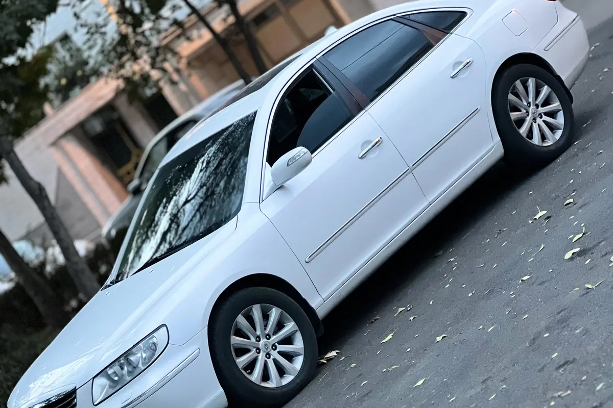 هیوندای،  آزرا (گرنجور)