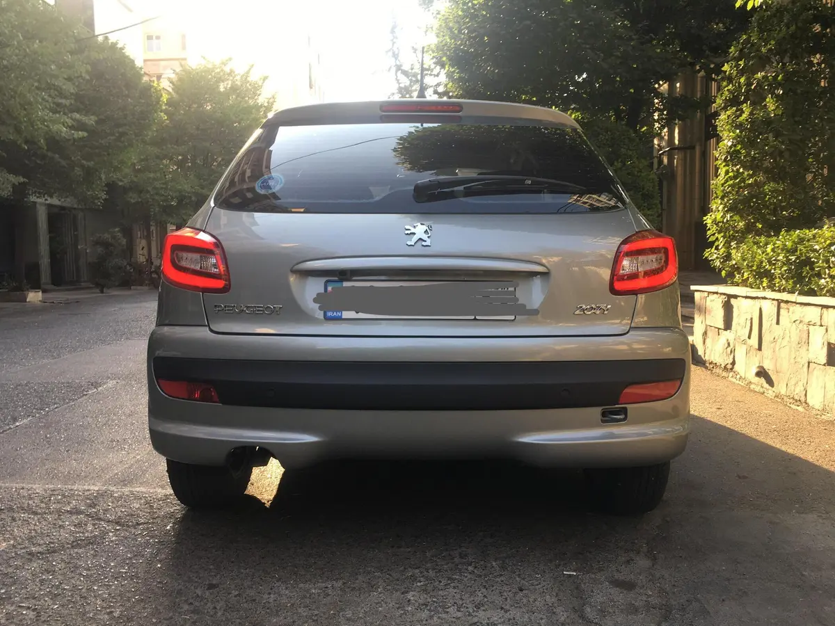 پژو،  207
