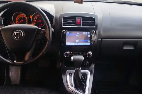 برلیانس، H330