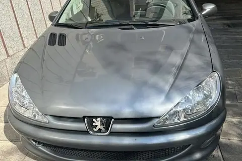 پژو، 206