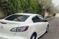 مزدا، 3 نیو صندوق دار