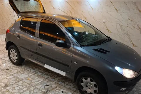 پژو، 206