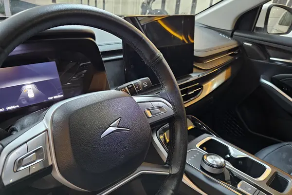 کی ام سی  X5