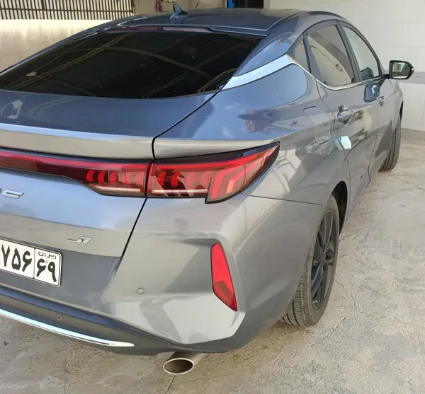 کی ام سی  J7