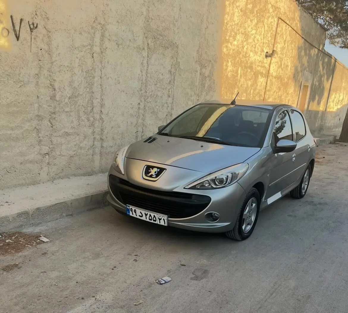 پژو،  207