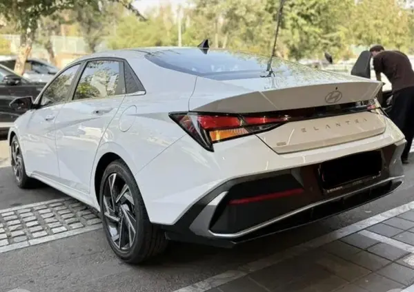 هیوندای، النترا