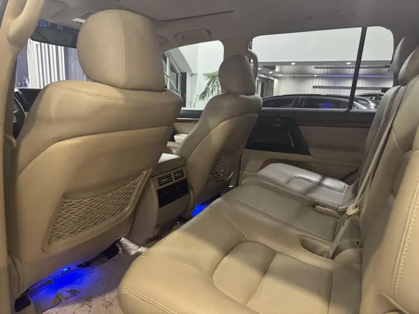 تویوتا، لندکروز چهار در