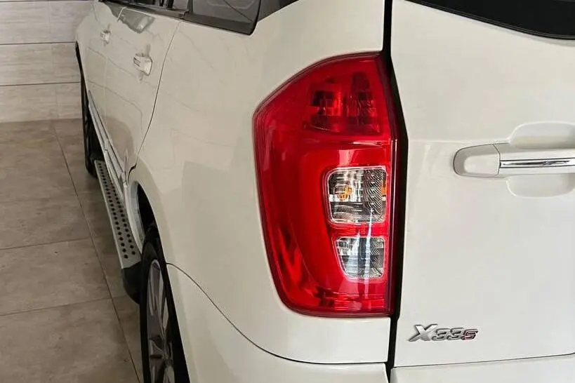 ام وی ام،  X33 S