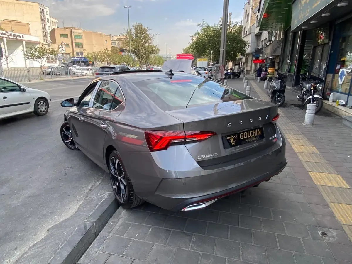 اشکودا،  اوکتاویا پرو