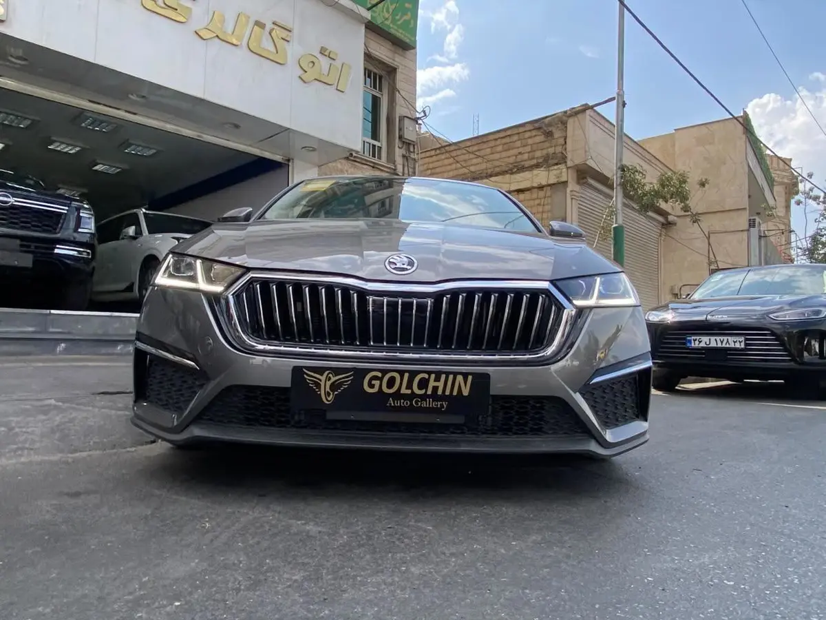 اشکودا،  اوکتاویا پرو