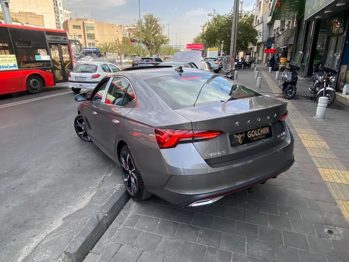 اشکودا،  اوکتاویا پرو