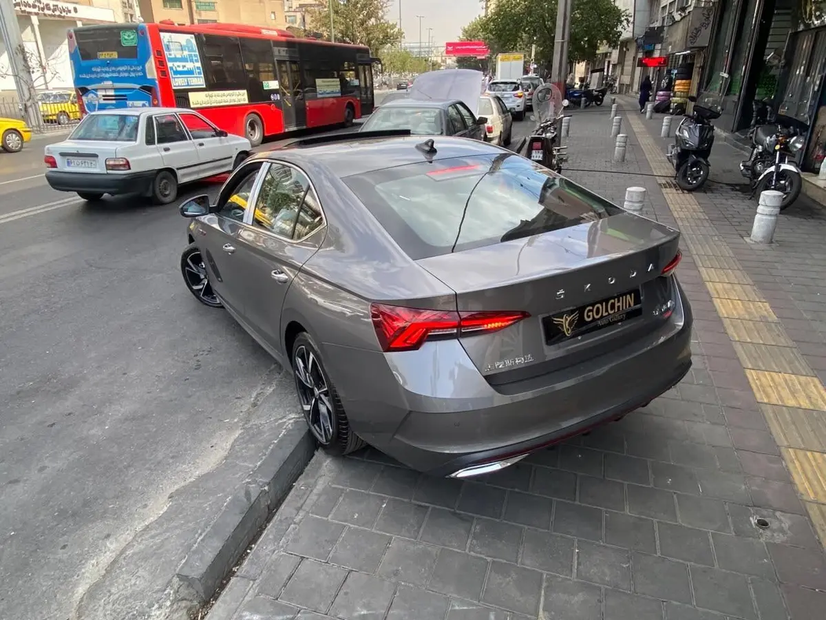 اشکودا،  اوکتاویا پرو