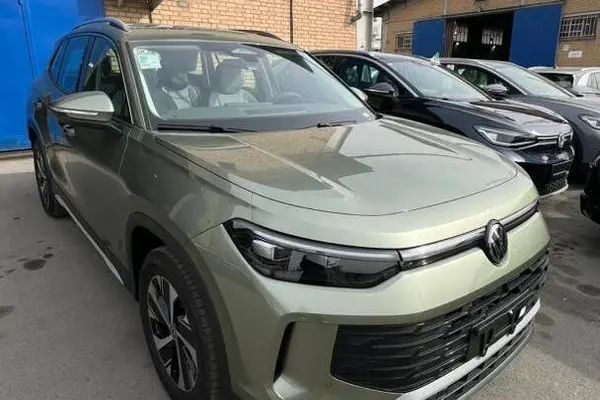 پیش فروش فولکس، تایرون L