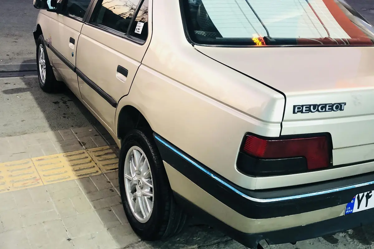 پژو،  405