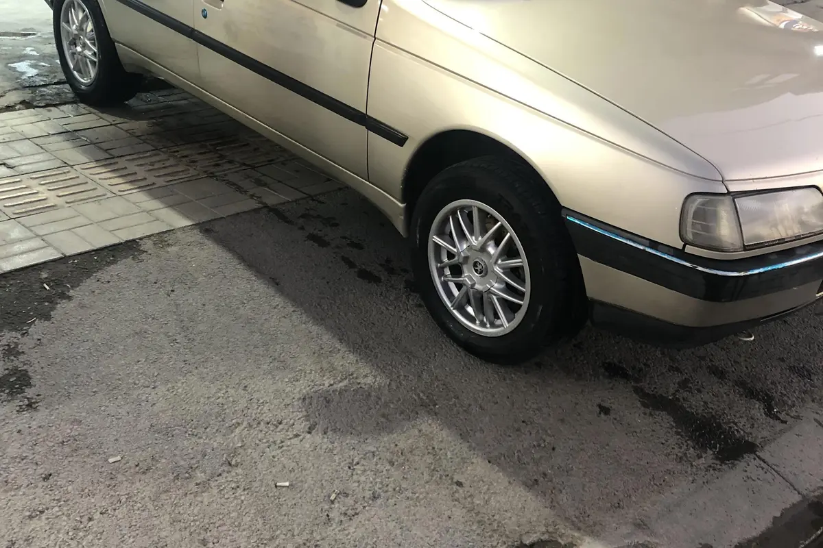 پژو،  405