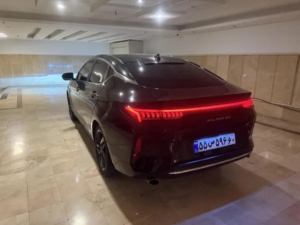 کی ام سی  J7