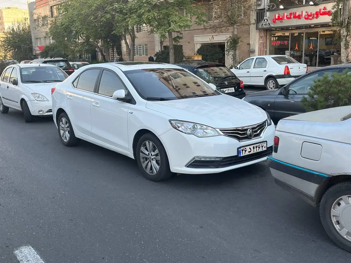 ام جی  360