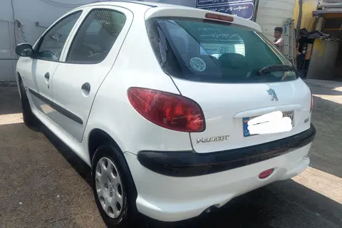 پژو، 206