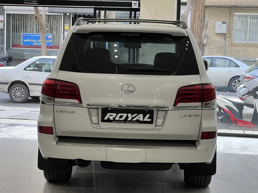 لکسوس، LX