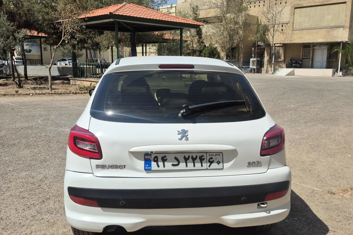 پژو،  207