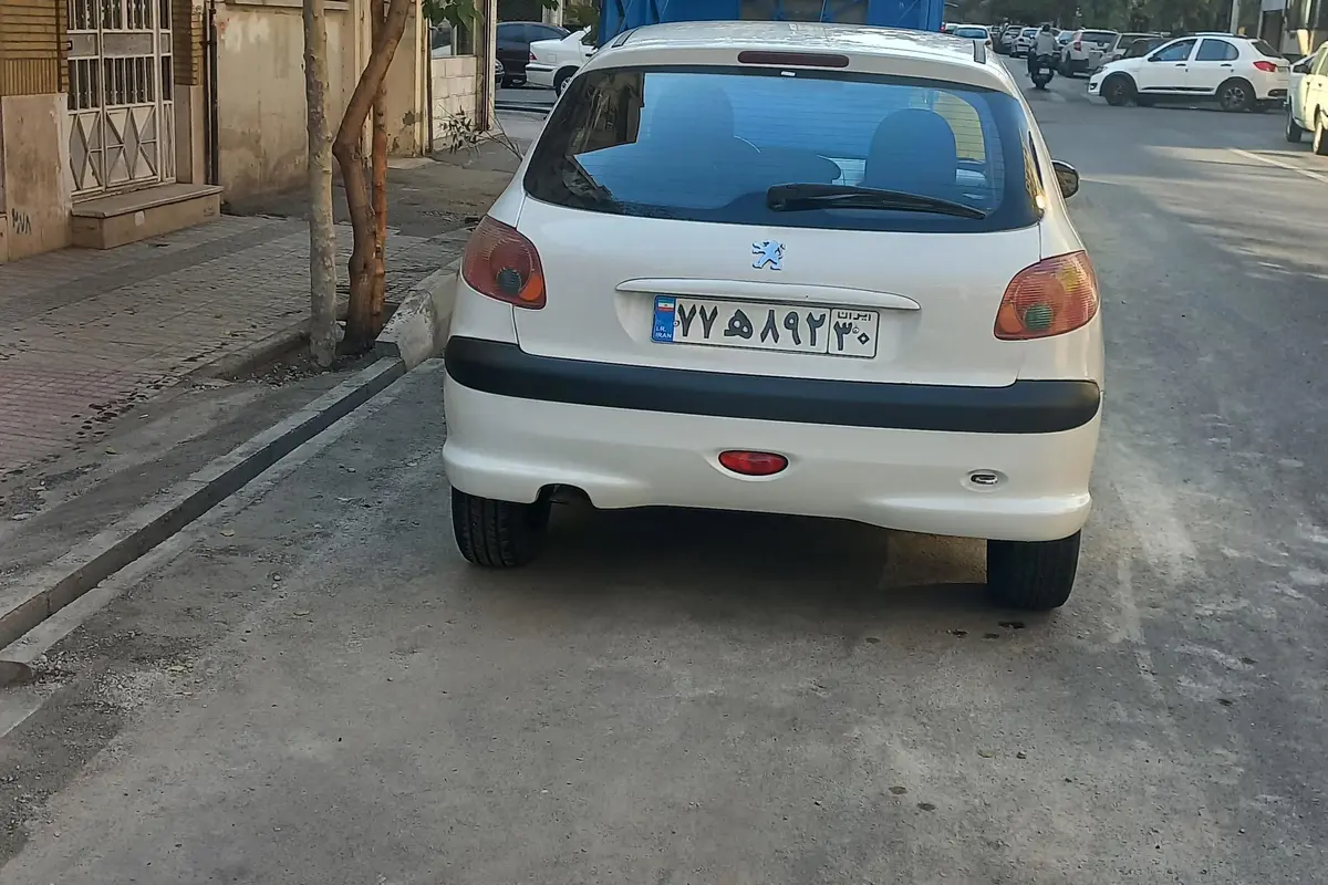 پژو،  206