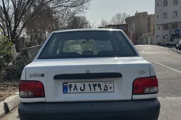 پراید، صندوق دار