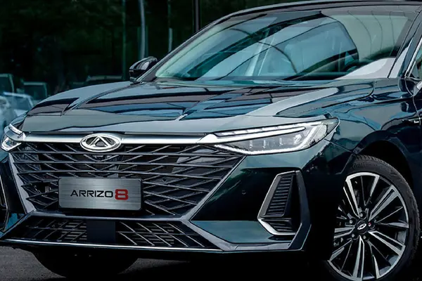 فونیکس، آریزو 8 (Z8)