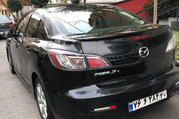 مزدا، 3 نیو صندوق دار