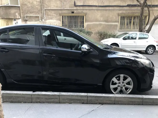 مزدا، 3 نیو صندوق دار