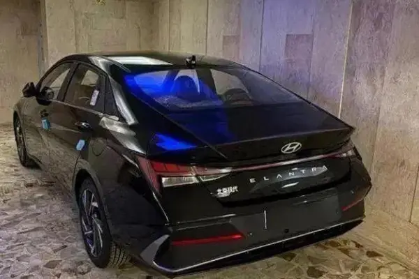 هیوندای  النترا