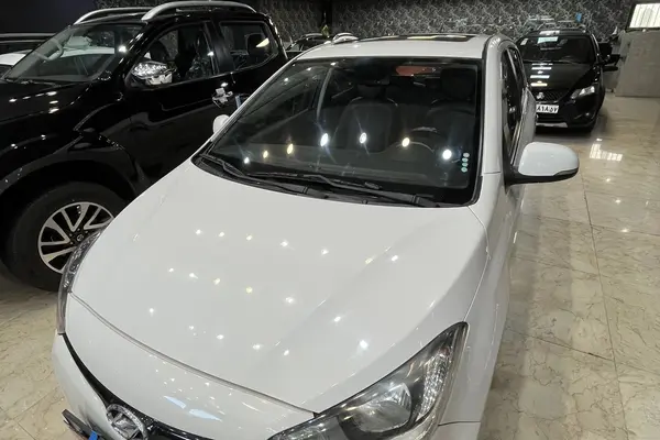 هیوندای  i20