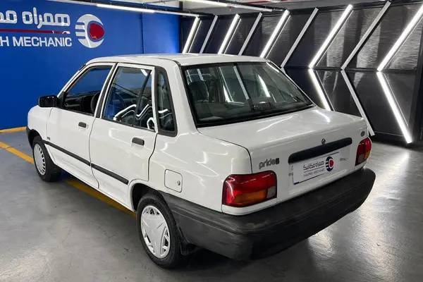 پراید، صندوق دار