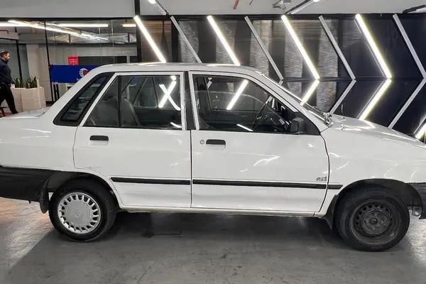 پراید، صندوق دار