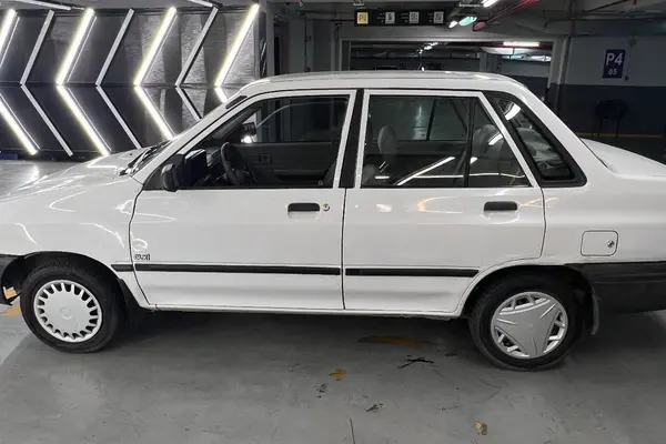 پراید، صندوق دار