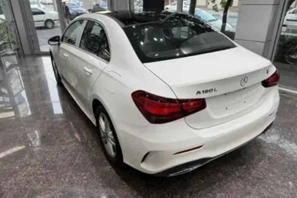 بنز، کلاس A سدان