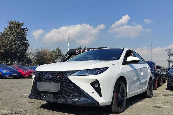 پیش فروش فونیکس، آریزو 6 جی تی (Z6 GT)