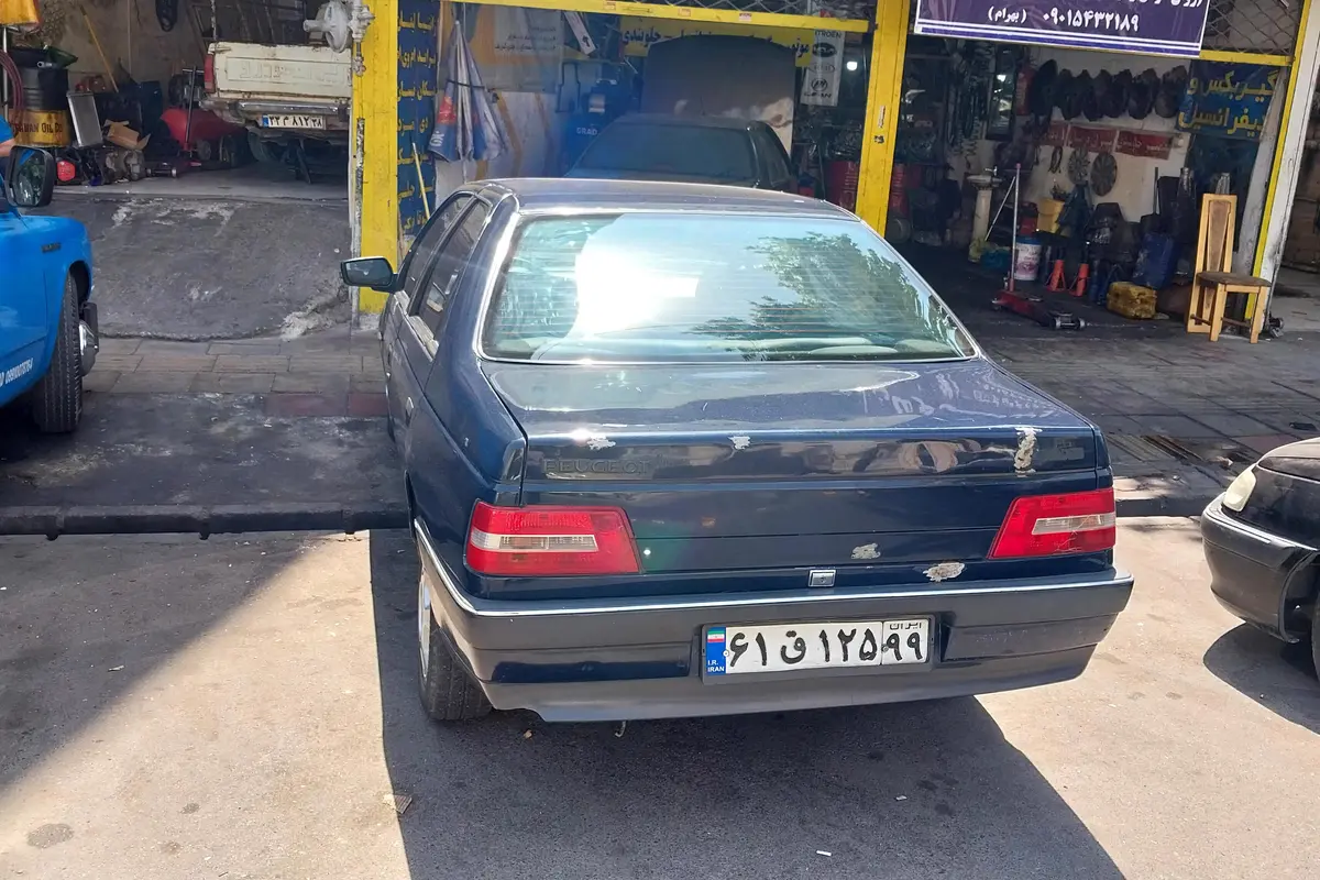 پژو،  405