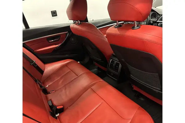 ب ام و، سری 3 سدان