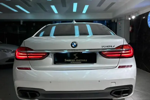 ب ام و، سری 7