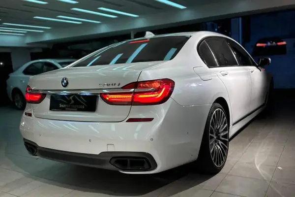 ب ام و، سری 7