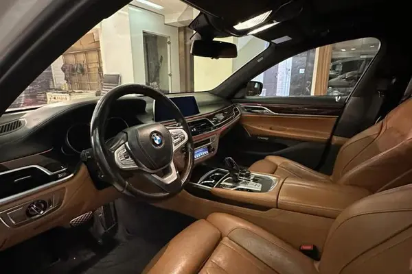 ب ام و، سری 7