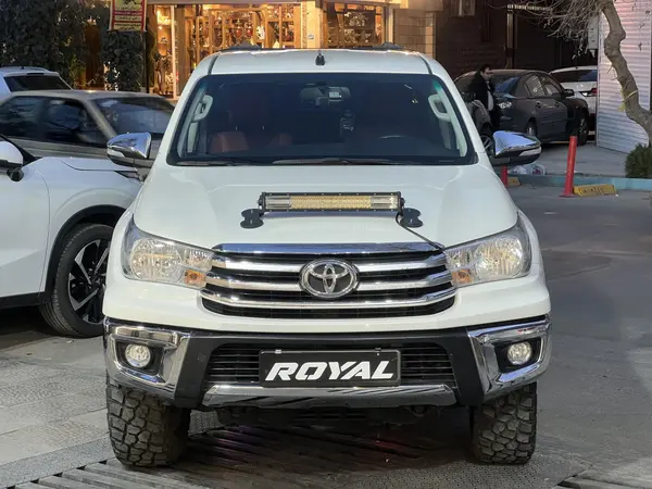 تویوتا، هایلوکس دو کابین